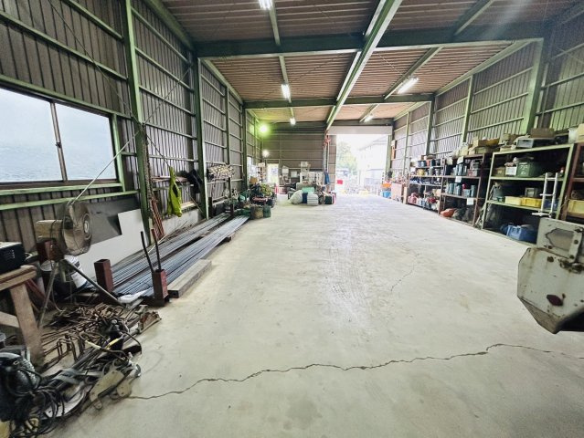 日進箕ノ手　貸倉庫の内装