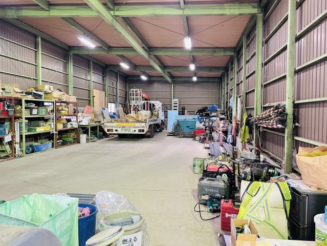 日進箕ノ手　貸倉庫の内装