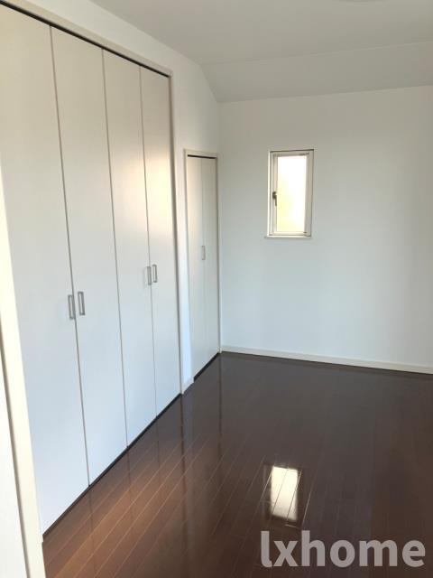 彩都あさぎ２丁目戸建の洋室