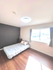 富久山久保田　モデルハウス　ネクスト　戸建ての洋室|広々とした空間にセンスが光る、おしゃれな洋室。