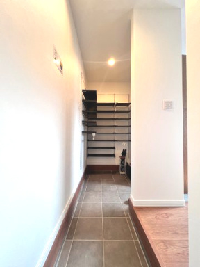 富久山久保田　モデルハウス　ネクスト　戸建ての玄関|玄関から広がる一体感ある空間。