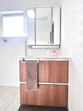 富久山久保田　モデルハウス　ネクスト　戸建ての独立洗面台|あたたかみを感じる木目デザインで毎朝を彩る独立洗面台。