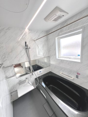 富久山久保田　モデルハウス　ネクスト　戸建ての浴室|軽やかなおしゃれ感と贅沢な落ち着きを感じる浴室。