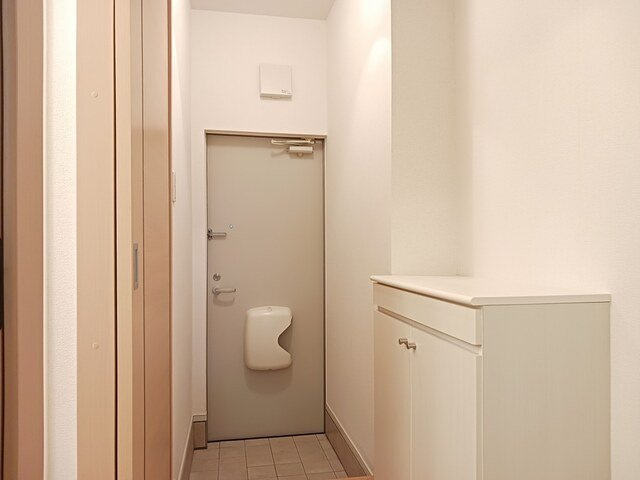 カーサ・フェリーチェの玄関|収納もある玄関です