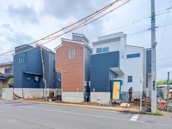 横浜市港北区大倉山６丁目の新築一戸建の前面道路含む現地写真|広々とした前面道路！
駐車も楽に行えます。