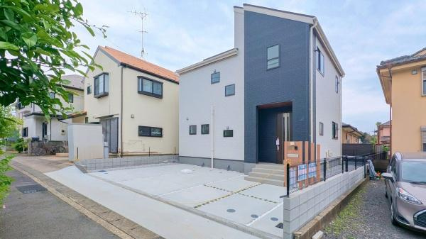 横浜市緑区北八朔町の新築一戸建の外観|堂々と完成しました！いつでもご案内可能です！
お車でご自宅まで送迎承ります。