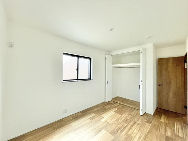 【その他】 | 建築プラン例【洋室】
建具や床の素材でこだわりの住まいづくりに！！