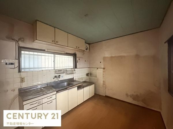 【居間・リビング】 | 高見三丁目　中古戸建 | リフォーム素材としてもオススメ！
リフォーム業者のご紹介も可能です！