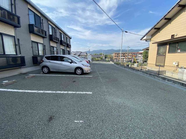 レオパレス南大門Ⅱの駐車場|写真と現状が異なる場合は現状を優先します。