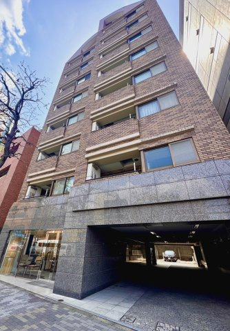 ファミールグラン神宮外苑前の外観