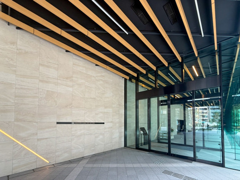 プラウドタワー亀戸クロスゲートタワー棟のエントランス