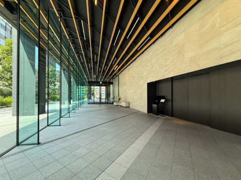 プラウドタワー亀戸クロスゲートタワー棟のエントランス