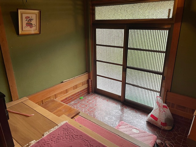 相知売家の玄関