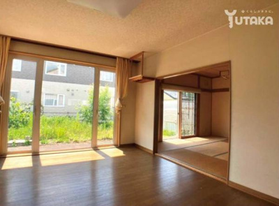 【居間・リビング】 | 芦野5丁目売家 | 居間です