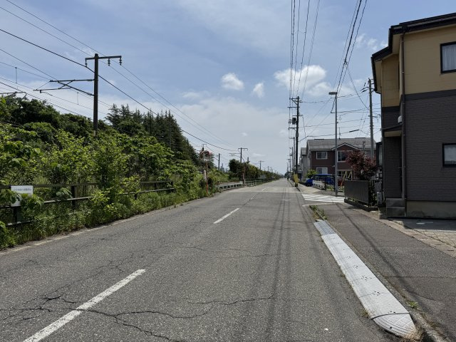 東区江南6丁目　売地の前面道路含む現地写真