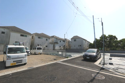 【外観】 | 【GRAFARE】芝久保町19期　全17区画 | 小学校が徒歩７分＆中学校徒歩13分で子育て世帯に嬉しい立地です。