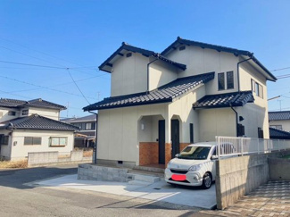 【外観】 | 駐車は３台可能です。