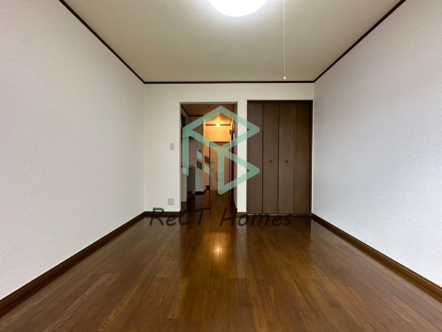 姫路市亀山１丁目のハイツの居間・リビング