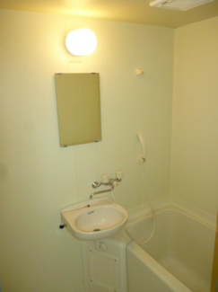 【浴室】 | レオパレス武蔵砂川Ⅰ | 設備・仕様は号室により異なる為、現況を優先致します。