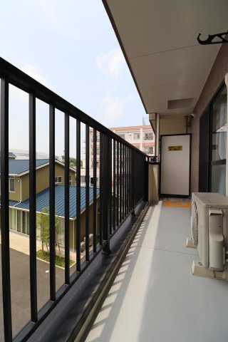 グランドール広見のバルコニー|バルコニーからの眺めを楽しみながら食事をしませんか