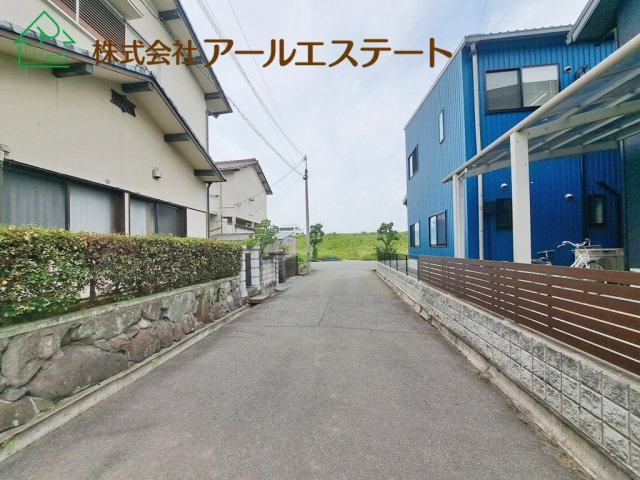 加古川市新神野2丁目　　JR「神野駅」徒歩9分の前面道路含む現地写真