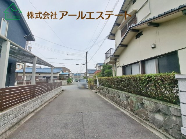加古川市新神野2丁目　　JR「神野駅」徒歩9分の前面道路含む現地写真