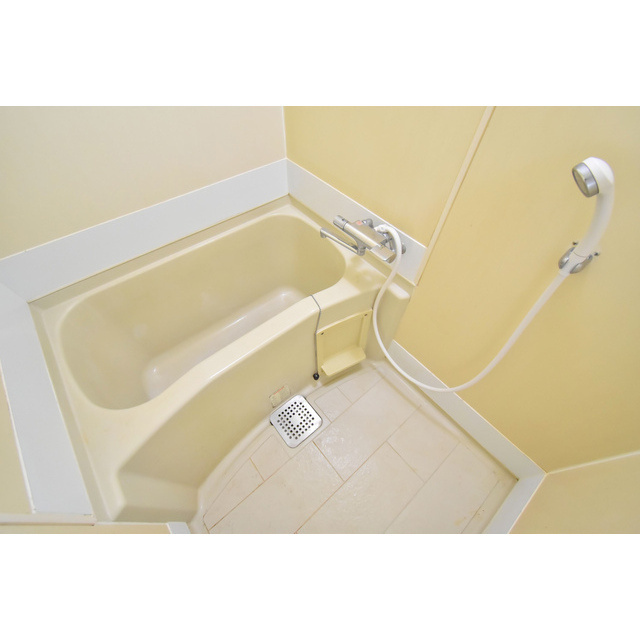 ランクレーンハイツの浴室|お風呂で日々の疲れを落としましょう