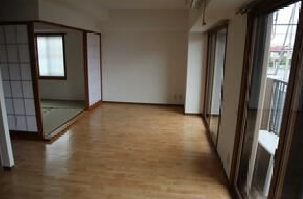 売マンション　小山市城東の居間・リビング