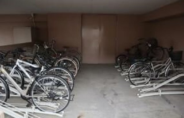 売マンション　小山市城東の駐輪場