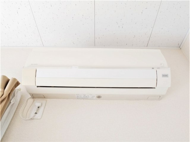 レオパレスアーバンコート東大沢の設備|エアコン