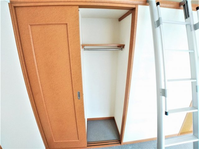 レオパレスアーバンコート東大沢の収納