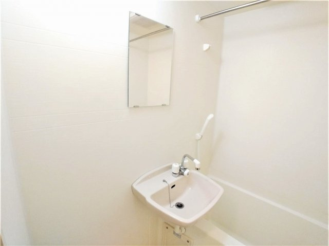 レオパレスアーバンコート東大沢の洗面所