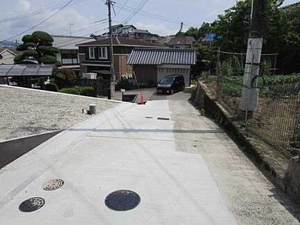 広島市安佐南区大町西1丁目　土地(全3区画)(JS)の前面道路含む現地写真