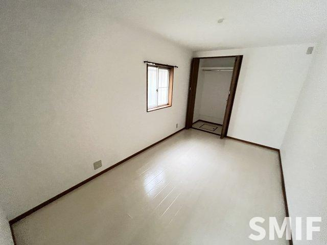 尼崎市西昆陽３丁目の一戸建ての居間・リビング|ゆったり過ごせる居間です