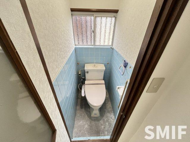 尼崎市西昆陽３丁目の一戸建てのトイレ|清潔感のあるトイレです