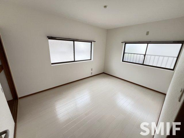 尼崎市西昆陽３丁目の一戸建ての居間・リビング