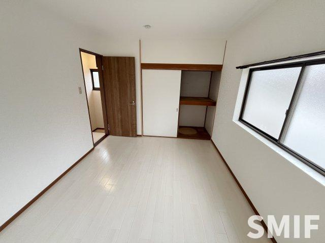 尼崎市西昆陽３丁目の一戸建ての居間・リビング