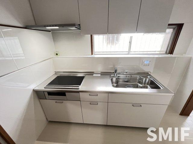 尼崎市西昆陽３丁目の一戸建てのキッチン|コンパクトなキッチンで掃除もラクラク