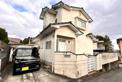 【外観】 | 陽だまりの丘で育むあたたかな家族時間　菊池郡大津町大字大津 | 陽光がたっぷり降り注ぎ、ポカポカあたたかなお家。見飽きない立体形状の建物です。