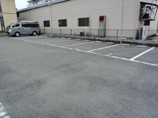 ブライトコートの駐車場