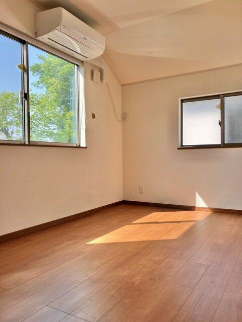 岡上戸建の洋室