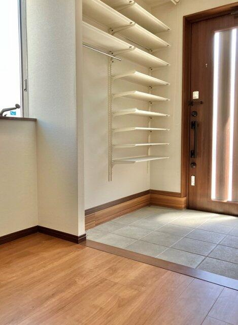 岡上戸建の玄関