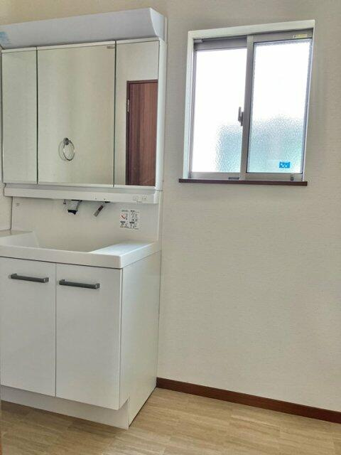 岡上戸建の洗面所