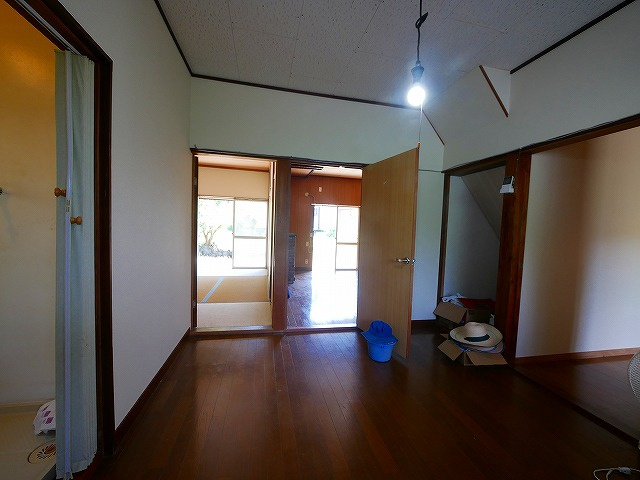 加茂町戸建の居間・リビング