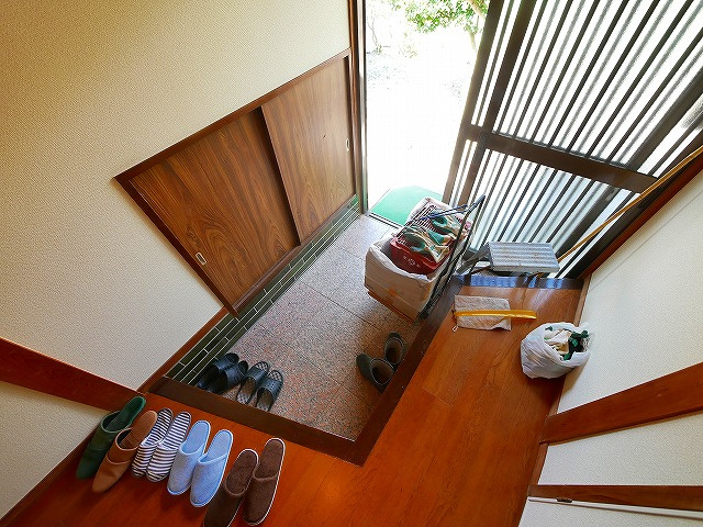 加茂町戸建の玄関