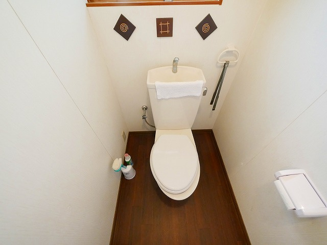 加茂町戸建のトイレ