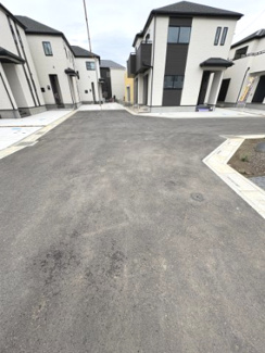 【前面道路含む現地写真】 | 川口市安行小山　全13棟 | 見通しが良く十分な広さがある前面道路♪