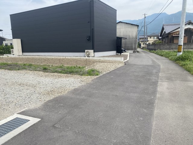 西条市中野甲の売地の外観