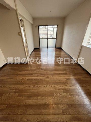 【居間・リビング】 | 豊二ハイツ | ゆったり過ごせるリビングです