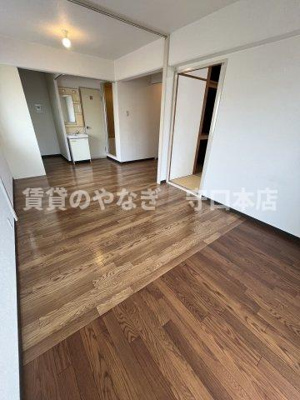 【居間・リビング】 | 豊二ハイツ | 使いやすいリビングです